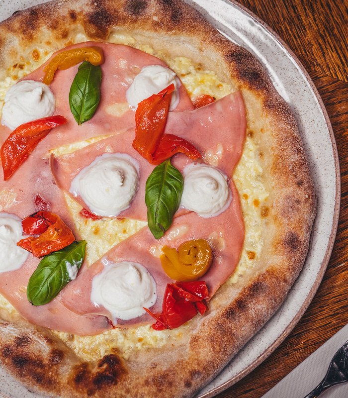 Pizza Mortadella og pistasjnøtter